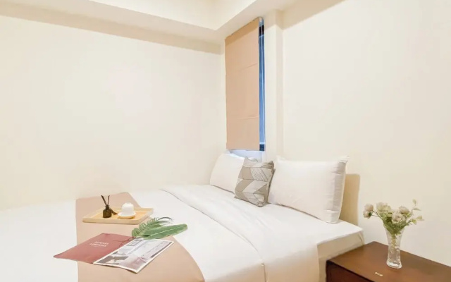 Warm And Cozy 1Br With Makeup Room At Meikarta Apartment