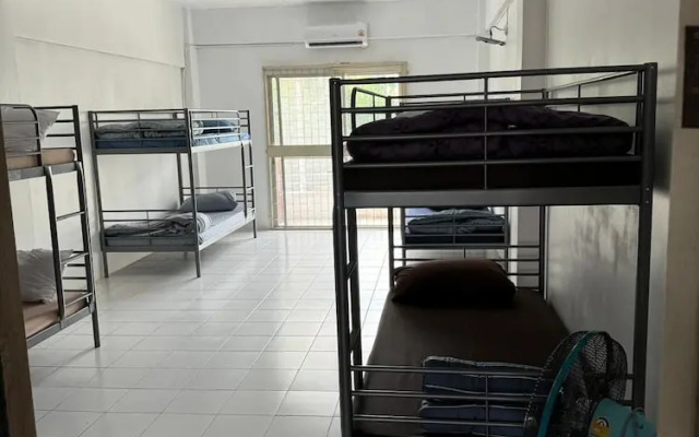 JS786CAFFE&HOSTEL