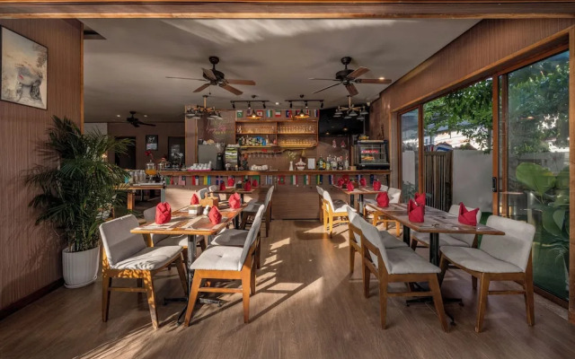 HA Ocean Front Hotel and Apartment