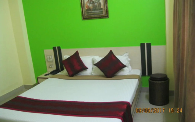 Hotel Trimurti Heights
