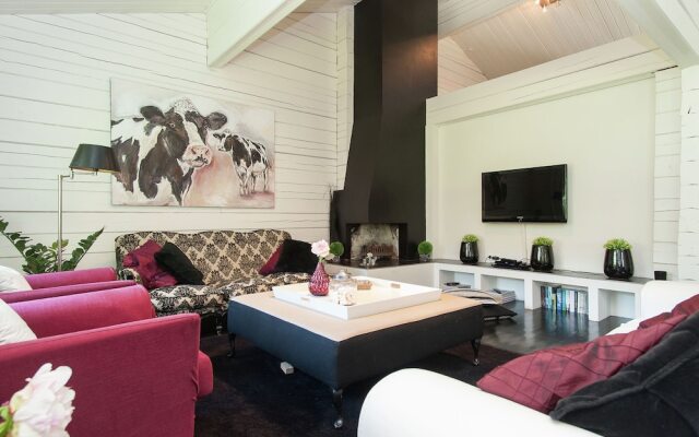 Upscale Mansion in Huisduinen North Holland With Garden