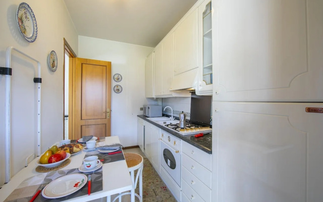 Lella Apartment Front Beach Garda Lake
