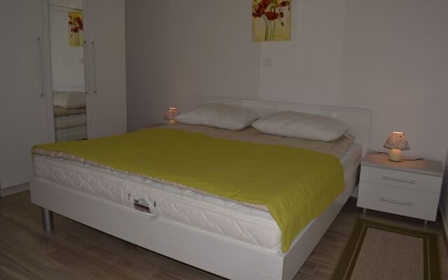 Apartment Blue Dream