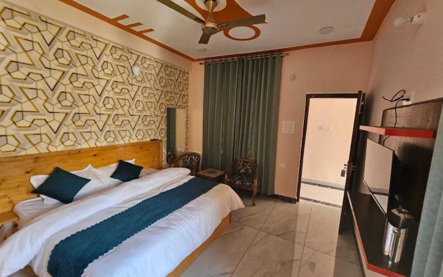 Hotel Necklace Moon Restaurants