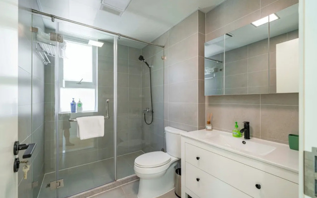 Tyms Stylish 3BR 2BA Apt Xujiahui Shops