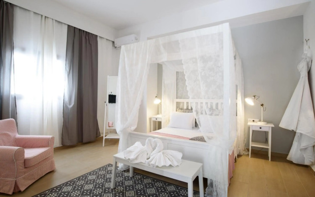 Matina Pefkos ApartHotel