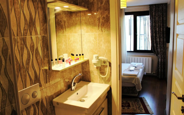 Ararat Hotel