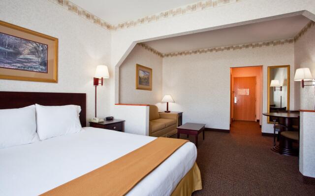 Holiday Inn Express & Suites Hiawassee by IHG