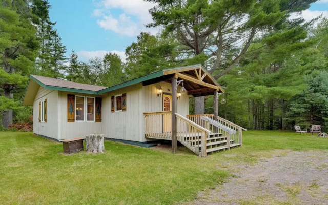 Cozy Cable Cabin Rental - Pet Friendly!