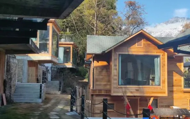 Yili Yunshan Hot Spring Guesthouse