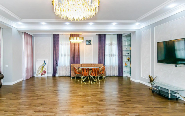 Buta Place VIP House 904