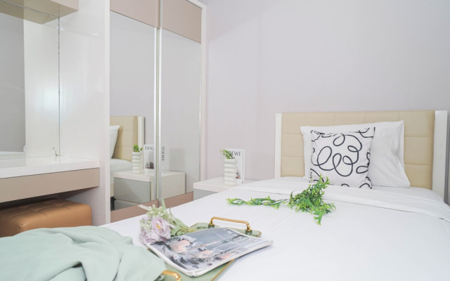 Serene Red Vibe 2Br At Apartment Nifarro Park