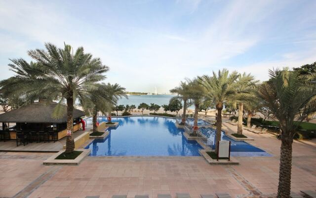 Private Beach Shoreline Luxurious Apartment