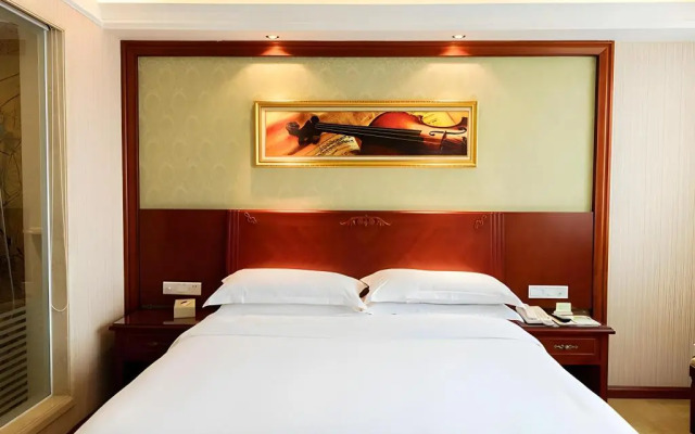 Vienna Hotel (Foshan West Railway Station Airport Branch)