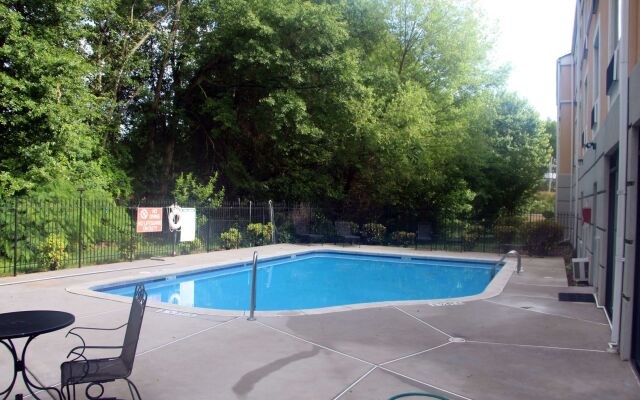 Jameson Inn and Suites Riverdale