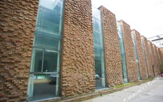 Hualian Business Hotel