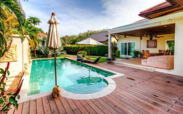Pommard Villa by Jetta