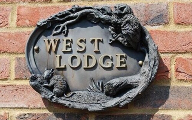 West Lodge at Porters End