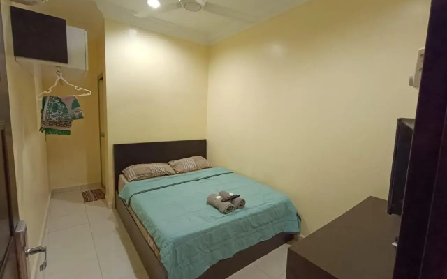 OYO 90369 Safari Hotel Lumut