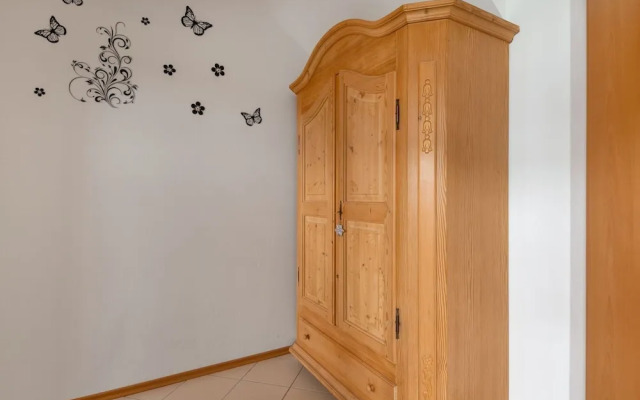 Apartment With Fenced Garden in Faid