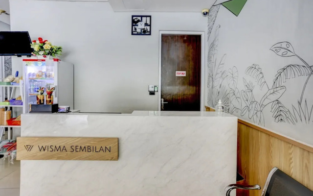 Wisma Kebon Kacang 9 by OYO Rooms