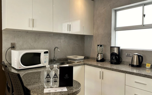 Ayacucho apartments near Huaca Pucllana by Wynwood-House