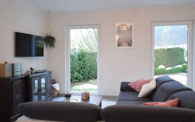 Charming Apartment in Weinsheim with Garden