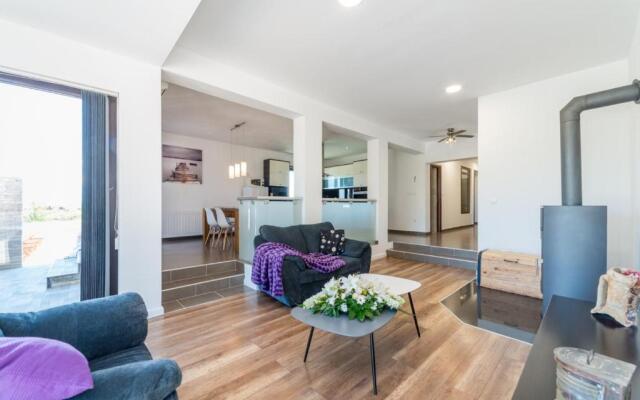 Fantastic Villa Maslina with private pool