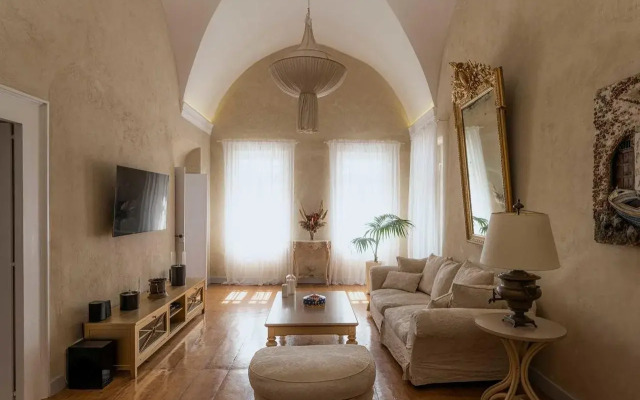 Oia Mansion