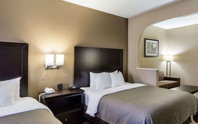 Quality Suites Houston NW Cy-Fair