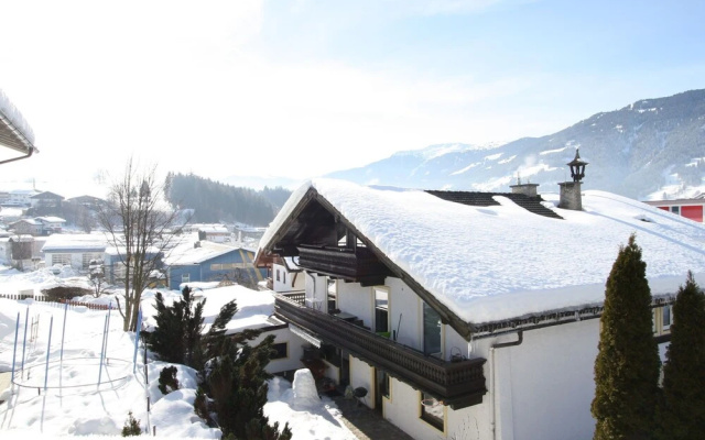 Wooden Apartment in Saalfelden Salzburg near Ski Area