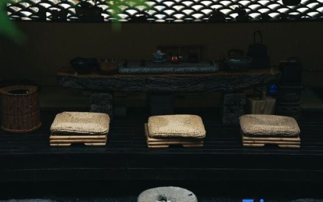 Xiang·Stay Homestay (Xingyi Wanfenglin Branch)