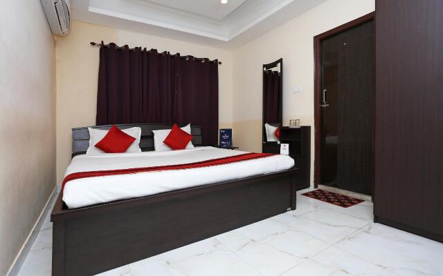 OYO 8812 White Palace Hotel & Resort New Alipore