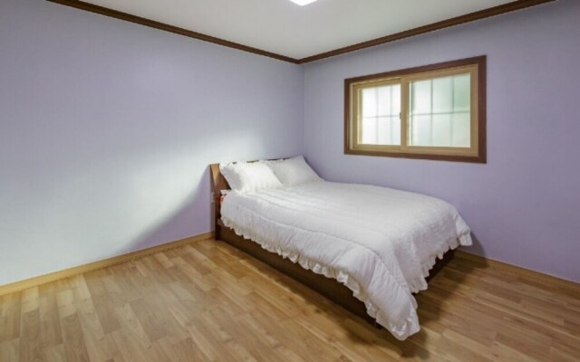 Yeosu Glow Floor Pension