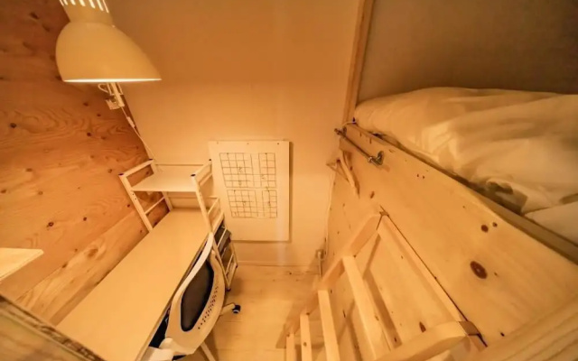 ArtBar & GuestHouse ennova - Hostel – Guest Rooms – Atami