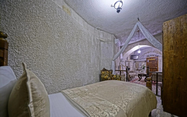 Maccan Cave Hotel