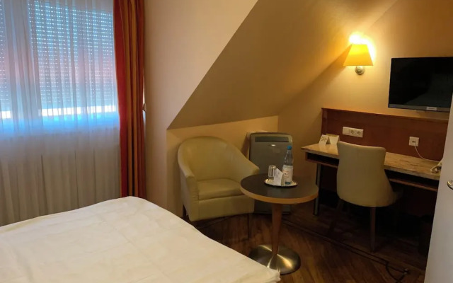 KRAL Suite Hotel & Serviced Apartment