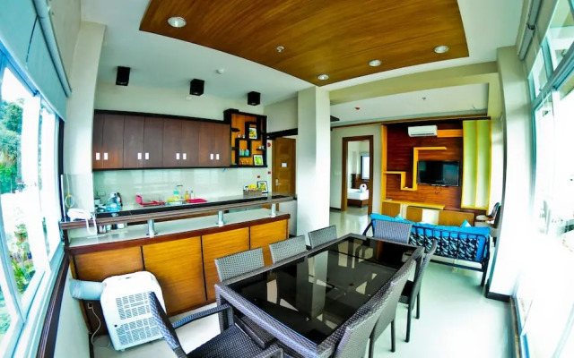 Four Thirteen Suites