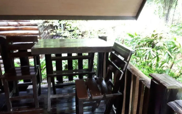 Amporn Riverside Resort