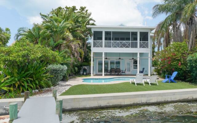 The Bayfront Apartment 6