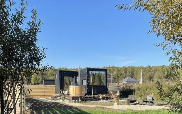 Домик у озера