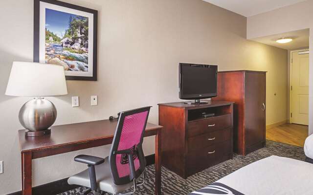 La Quinta Inn & Suites by Wyndham Fresno Northwest