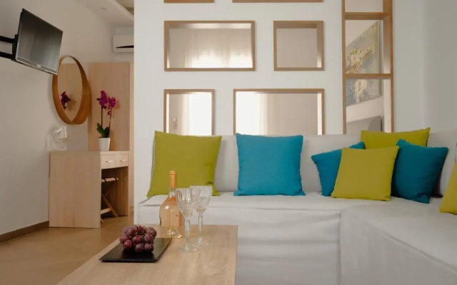 Polis of Naxos Stylish Suites