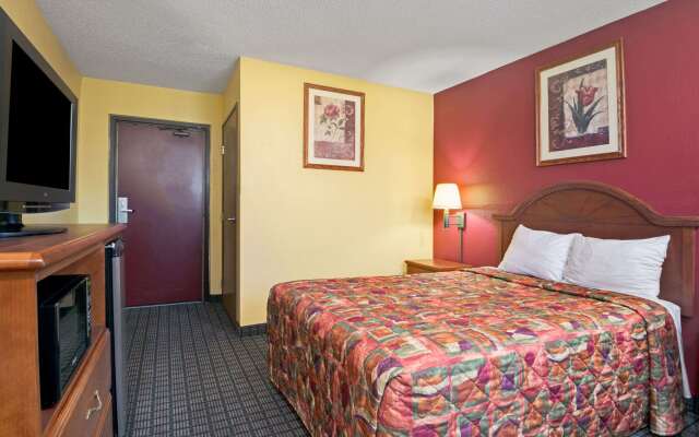 Days Inn by Wyndham Torrington