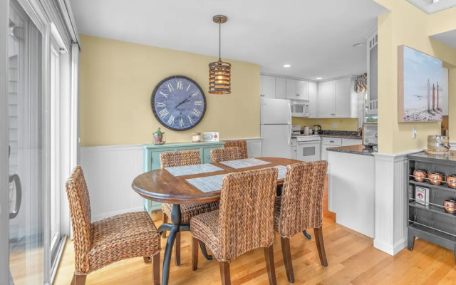 The Endless Summer Hideaway