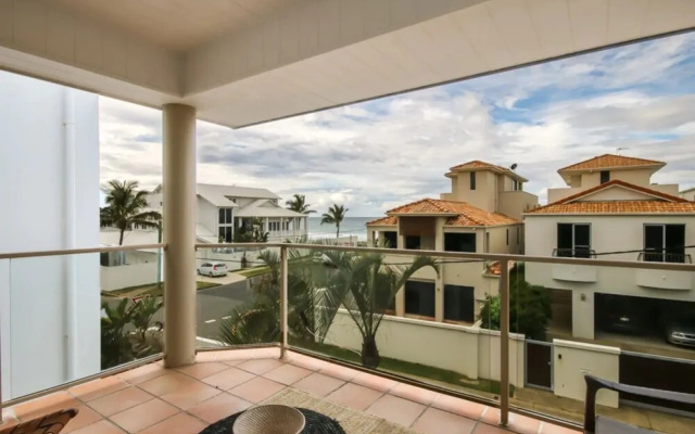 4 Bedroom Boho Beach Pad By Beach