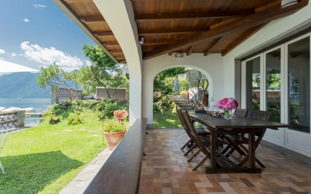 Villa Bianca - Front Lake Pool