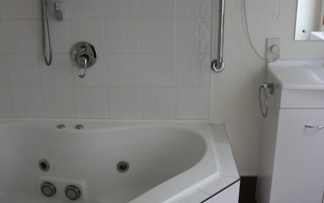 7a Leamington Street