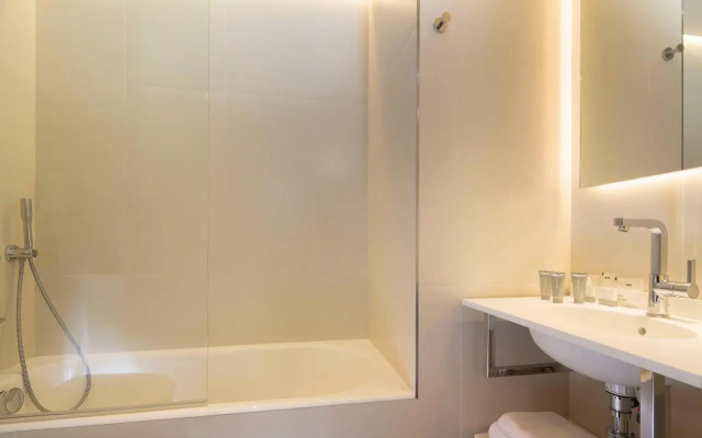 La Serre Hotel