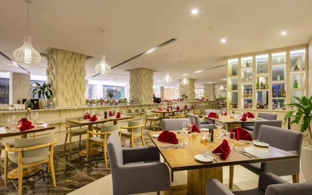 Diamond Bay Condotel